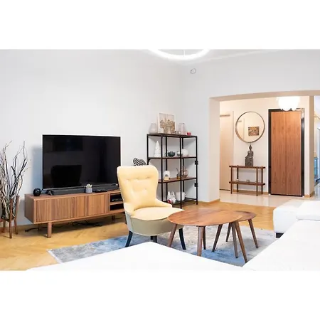 Dani Center Apartment *